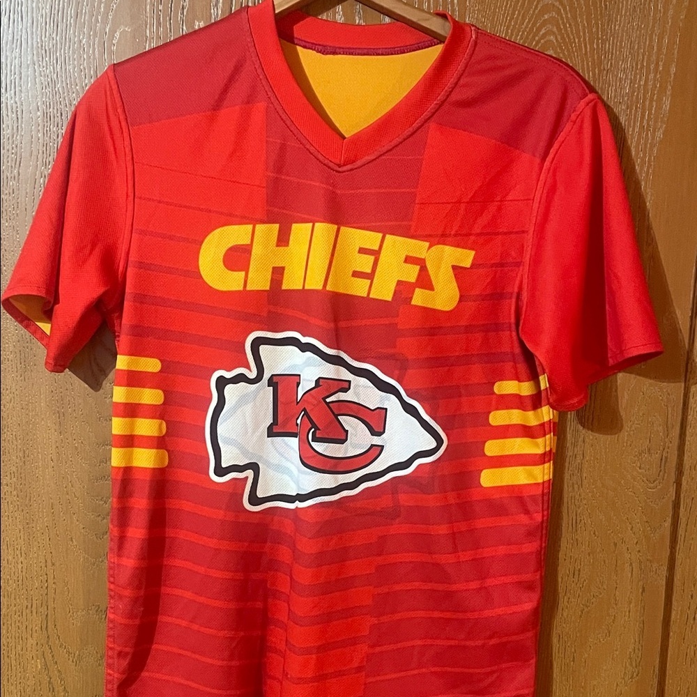 Red Chiefs Graphic T-Shirt Flag football - Reversible - Picture 1 of 5